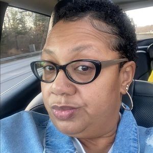 Meet your Posher, Adriane